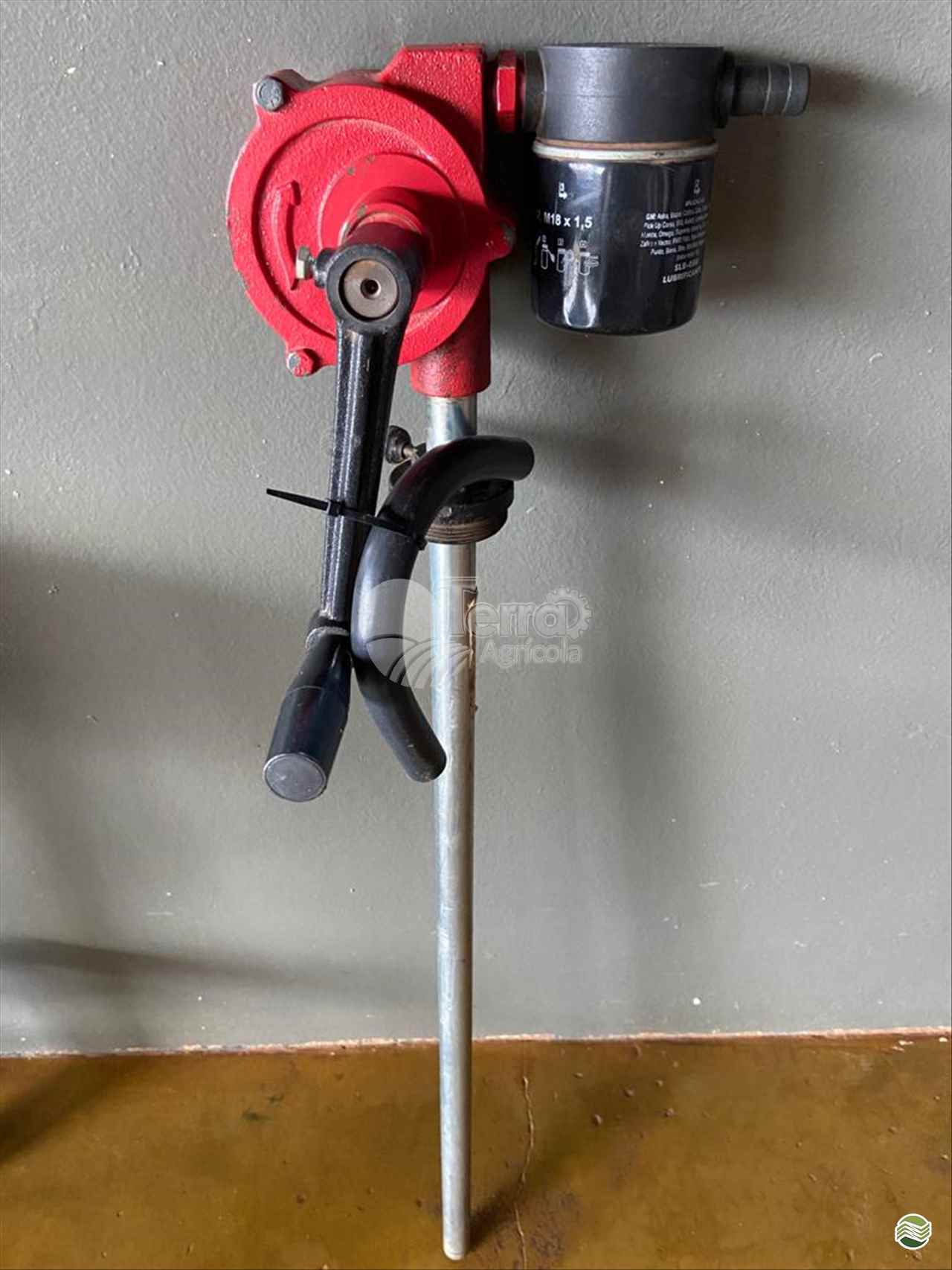 BOMBA DE TRANSF. DIESEL C/ FILTRO MANUAL A MANIVELA